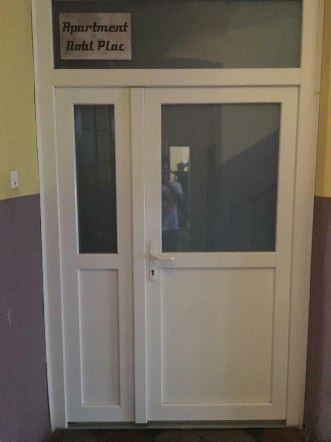 Apartment Nobl Plac 첼레 외부 사진