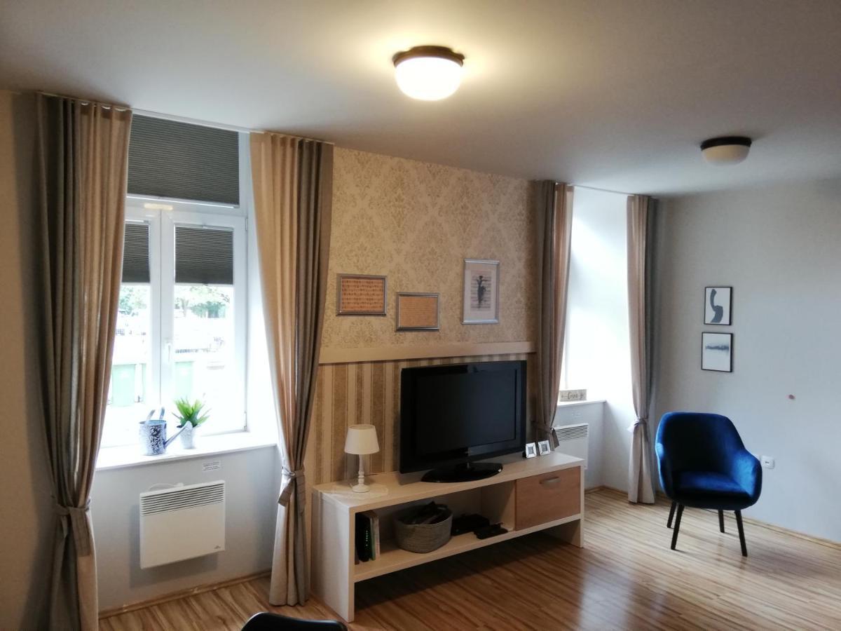 Apartment Nobl Plac 첼레 외부 사진