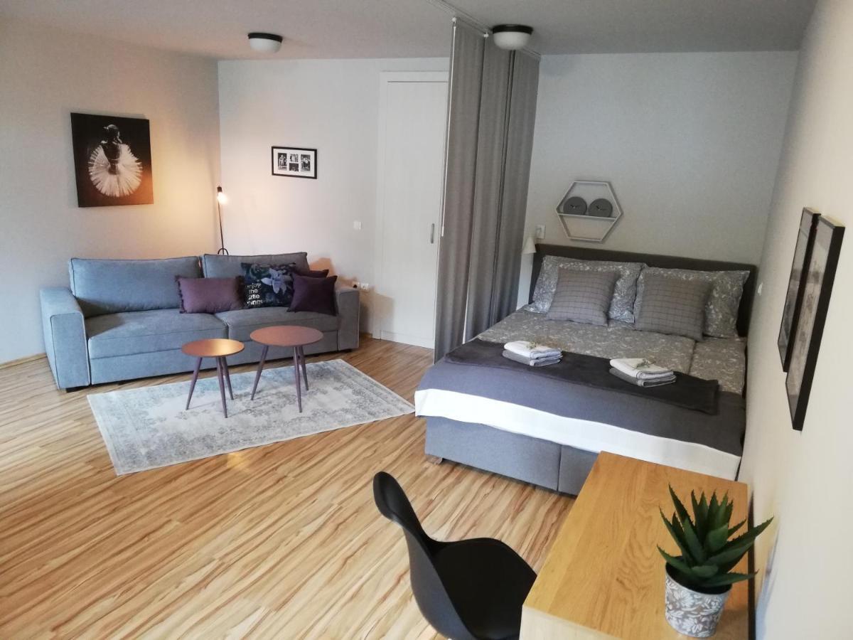 Apartment Nobl Plac 첼레 외부 사진